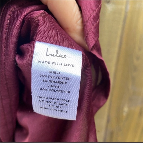 Plum Burgundy Velvet Off-the-Shoulder Maxi Dress 🌿 - Picture 12 of 13